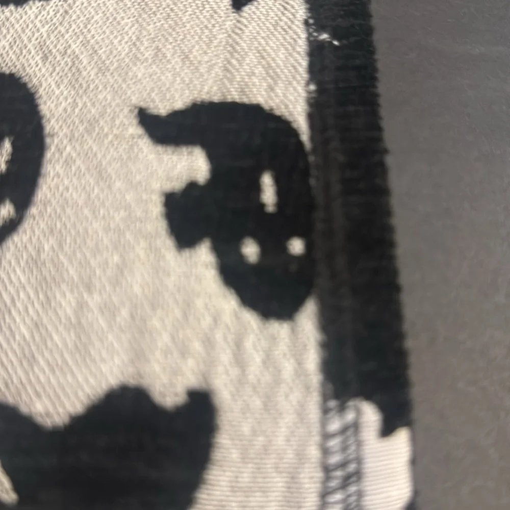 FEELIN' SPOOKY Ghost Table Runner With Oversized Tassels - 16